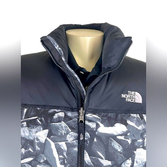 North Face Men's Med Goosed Down Reversible Vest in Black & Shades of Gray Rocks - Picture 3 of 11